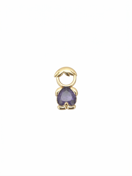Dije de silueta de niño dorado con cuerpo de cristal azul zafiro