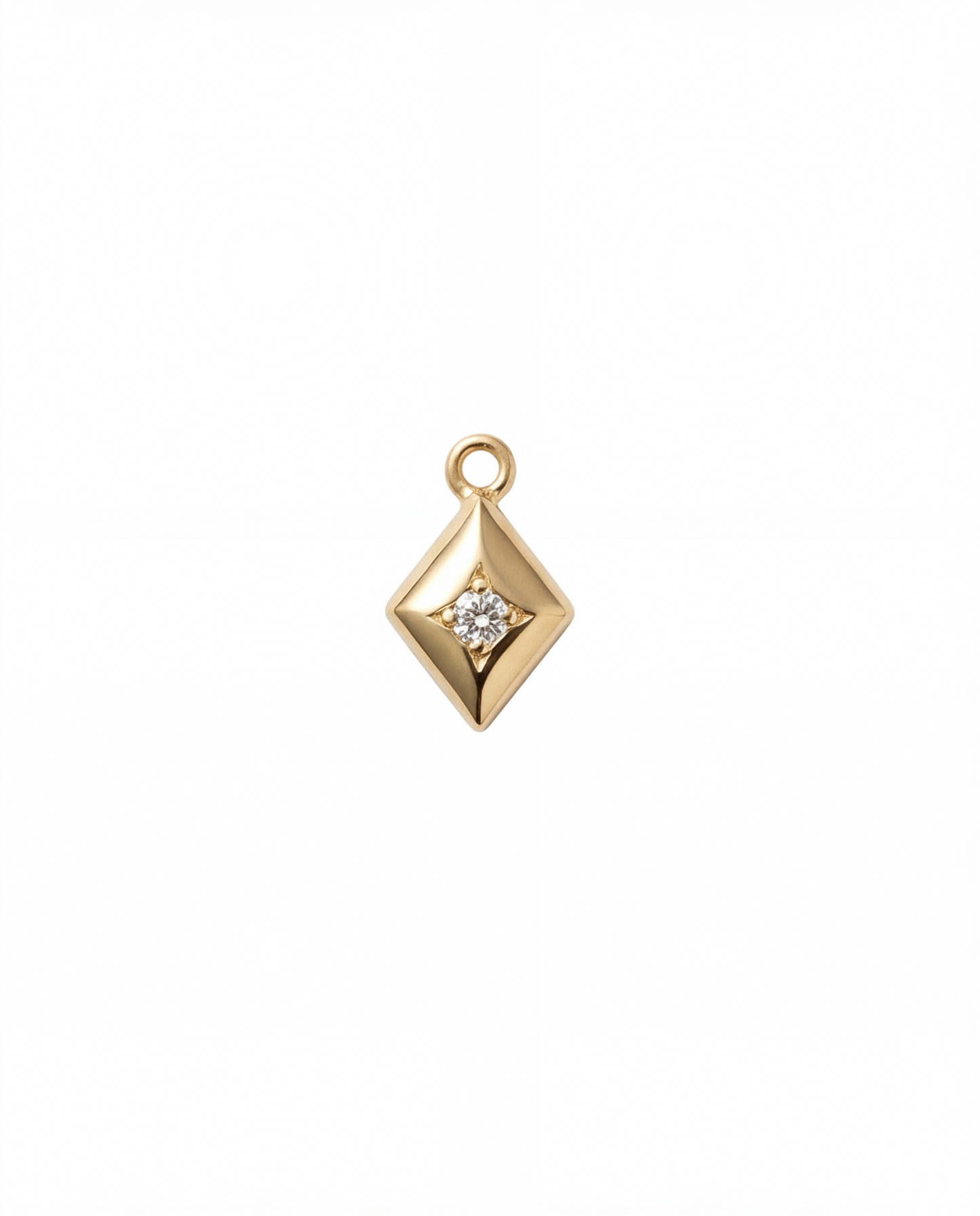 Dije de rombo abombado con estrella grabada y cristal central en dorado