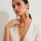 Set de collar y aretes golden bloom con textura lineal