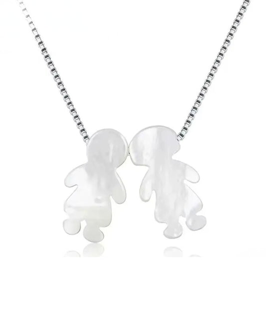 Collar de plata con dije de hijos