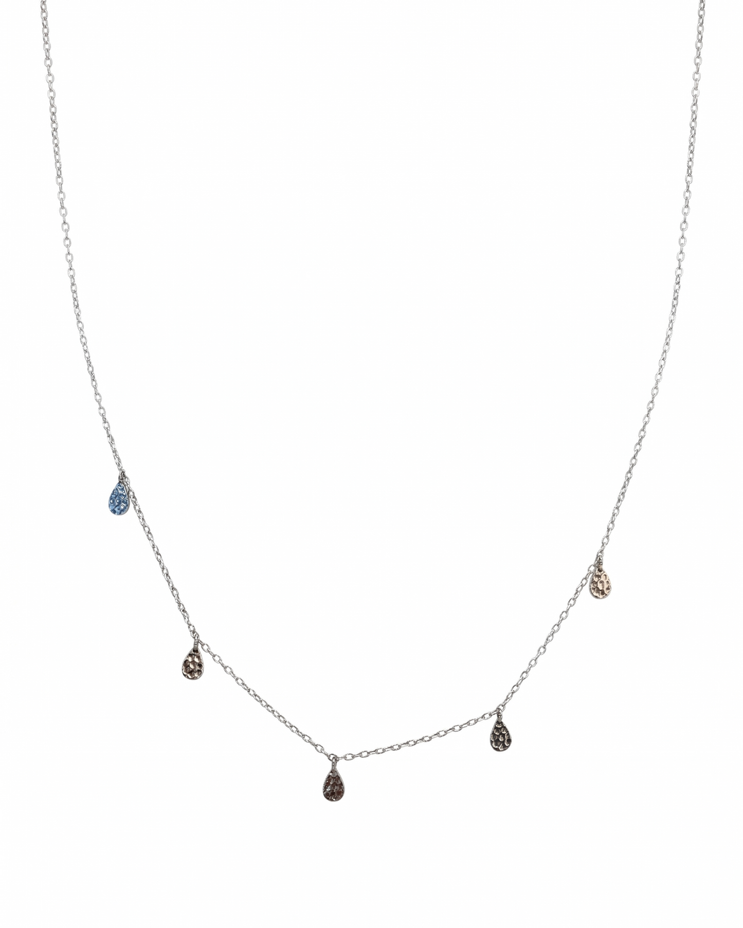 Collar de estaciones con gotas martilladas