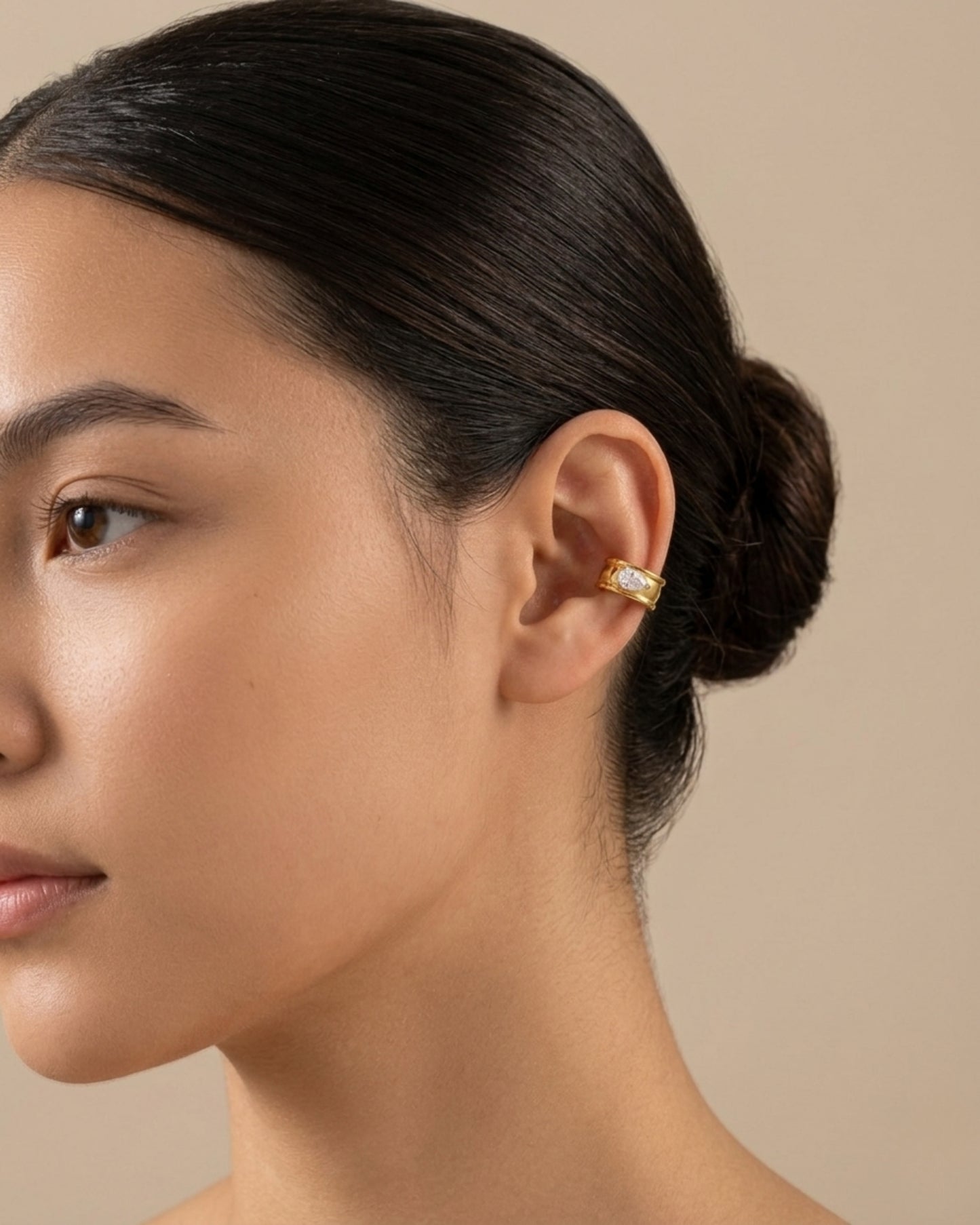 Ear cuffs de banda ancha con cristal en corte de gota