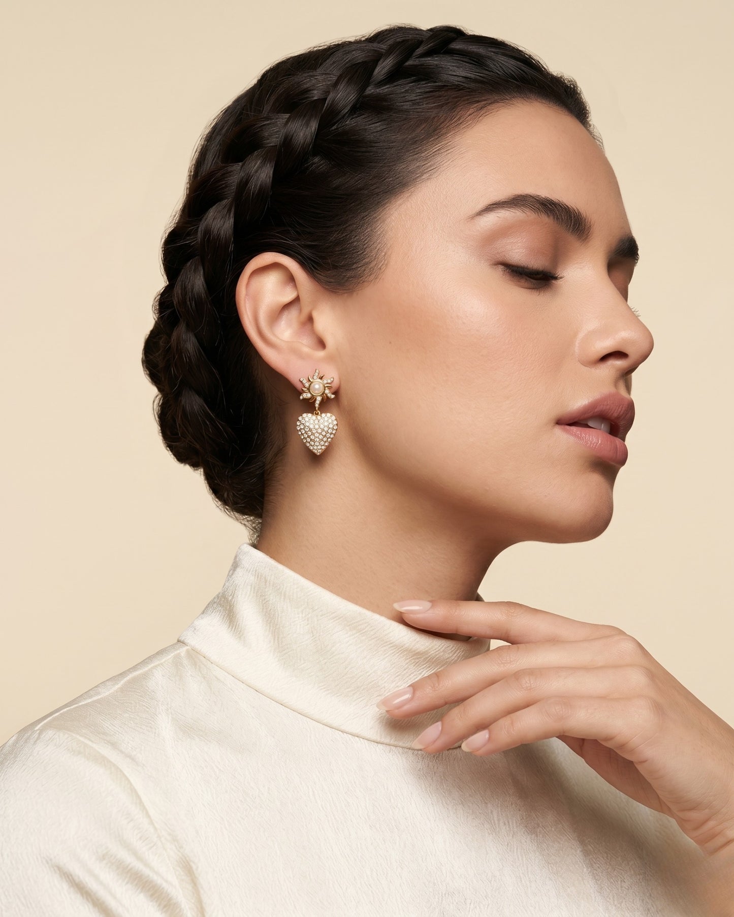 Aretes corazón radiante con sol de perla y cristales