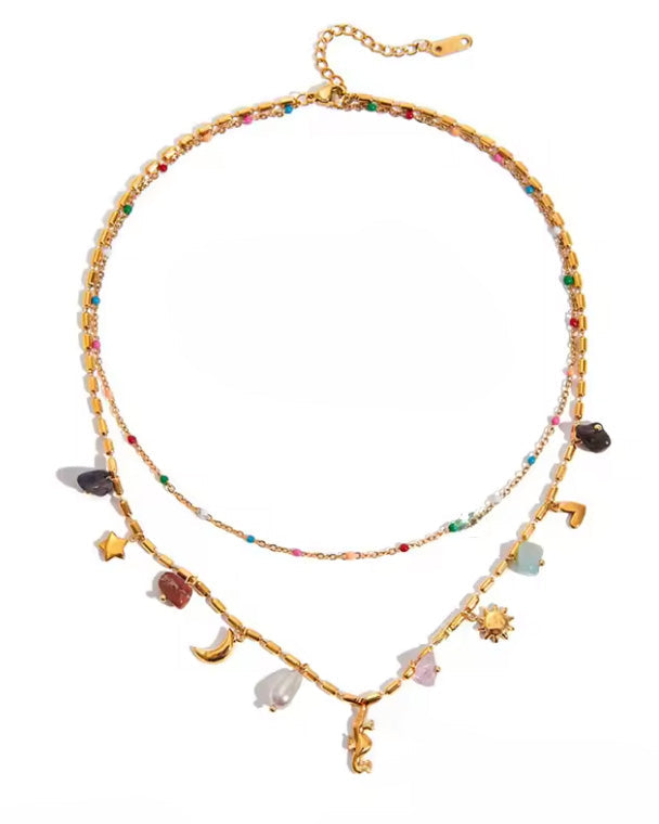 Collar doble con dijes celestiales y piedras naturales