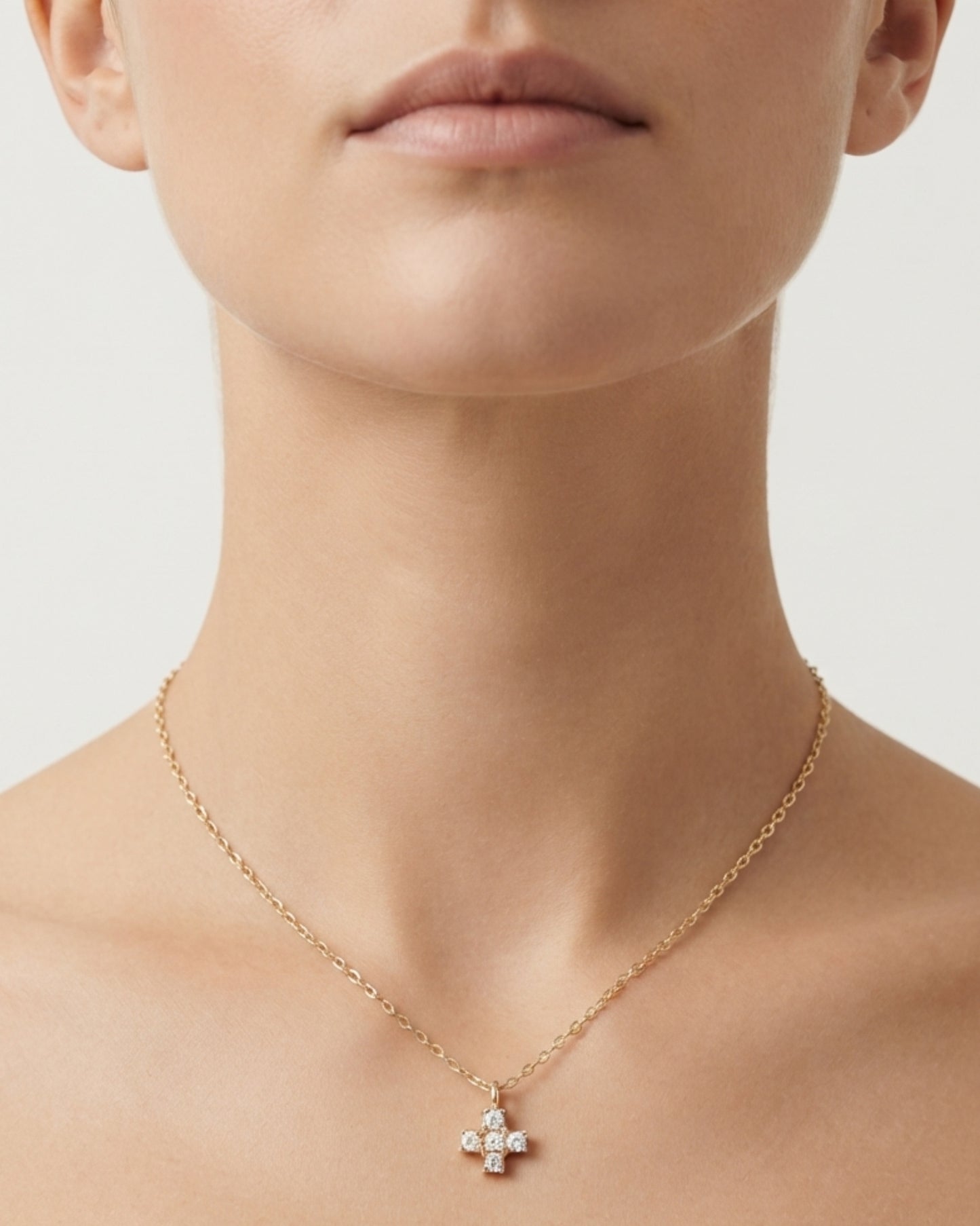 Collar Cruz Luminosa