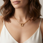Collar Eslabones y Cierre Frontal Dorado