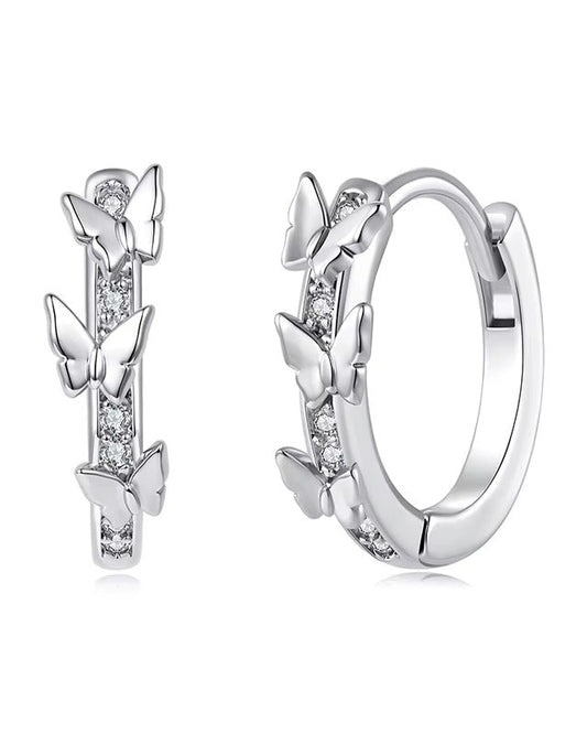 Aretes Huggie con Pequeñas Mariposas