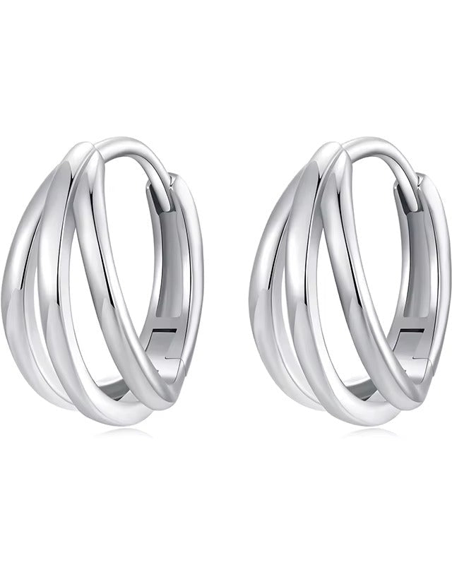 Aretes Huggies con Bandas Entrelazadas