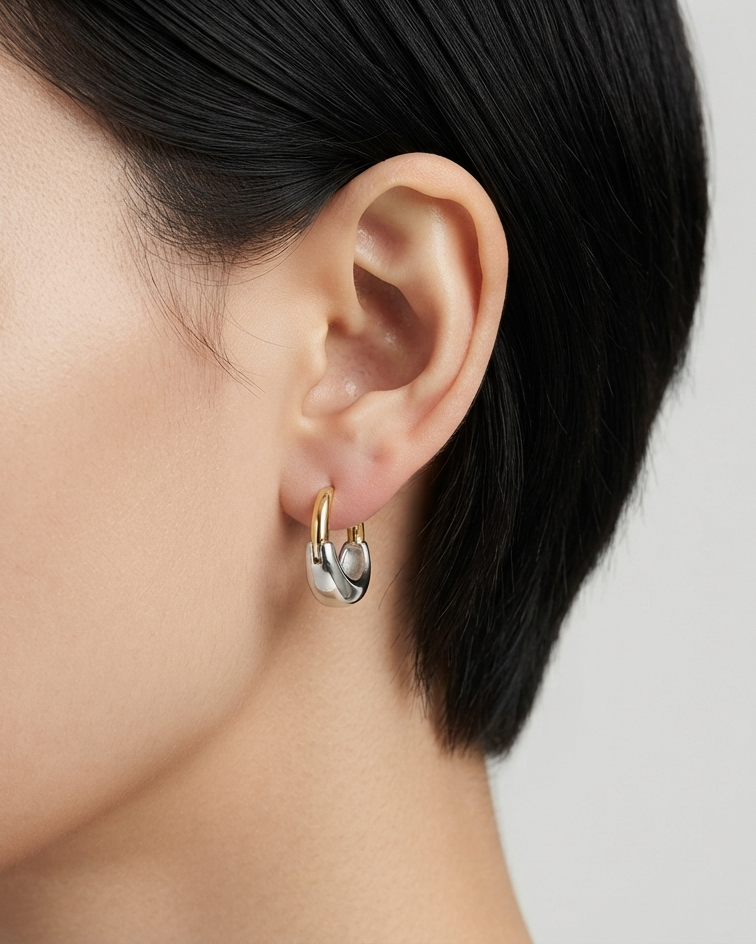 Aretes Huggie Bicolor Esculturales