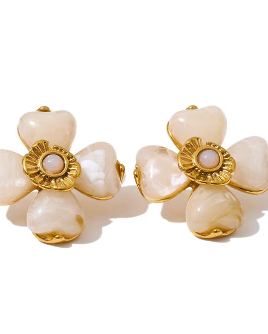 Aretes con diseño de flor beige, color dorado