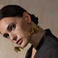 Aretes Plateados con Pétalos de Malla