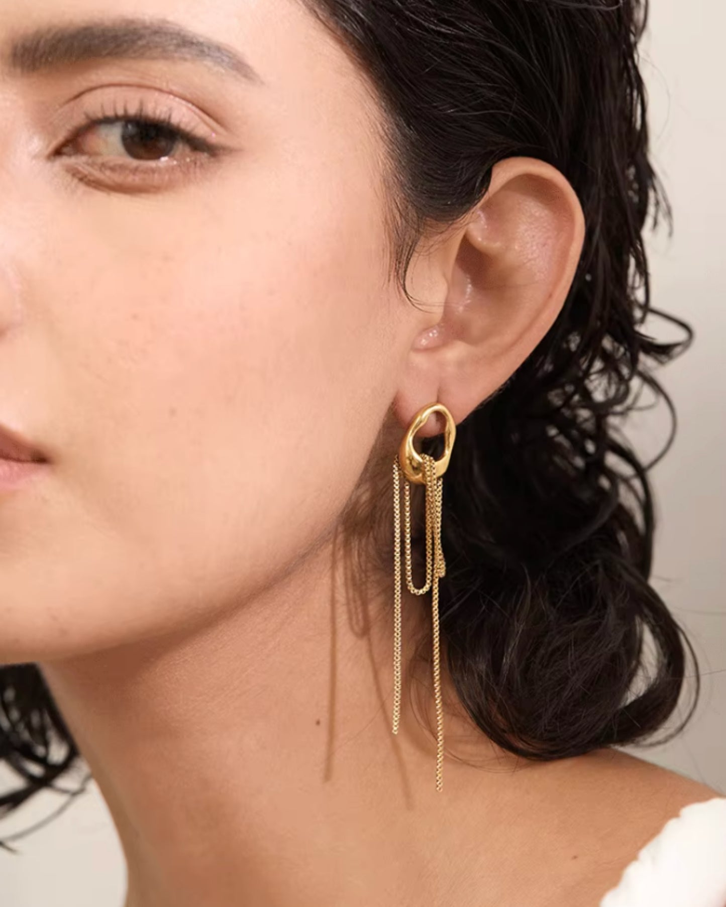 Aretes Colgantes de Eslabones en Capas
