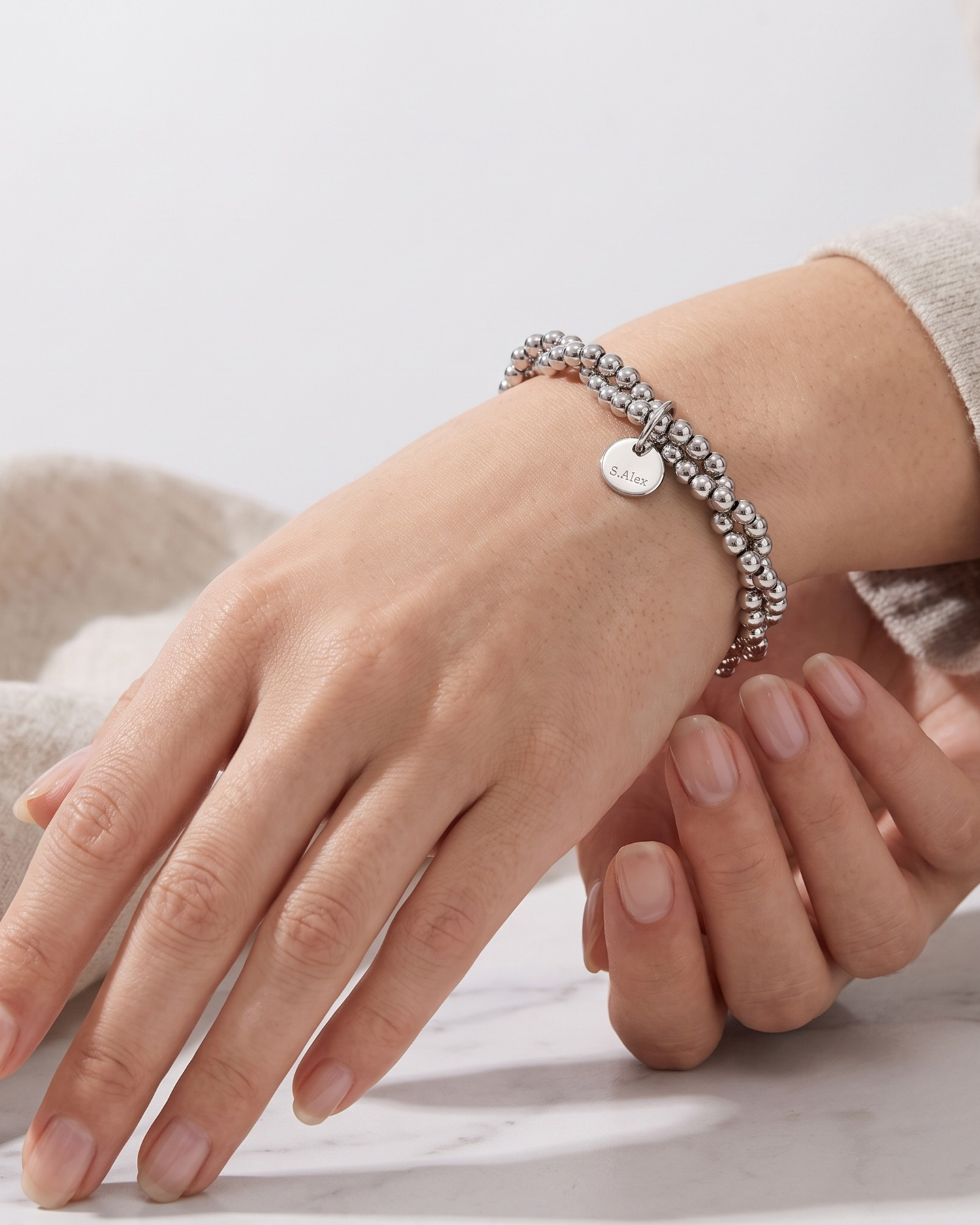 Pulsera Esferas Entrelazadas Plateadas