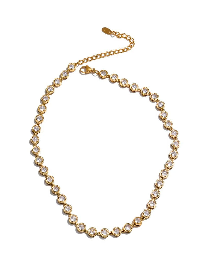 Collar dorado con zirconias
