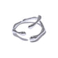 Anillo Plateado de Silueta Abstracta