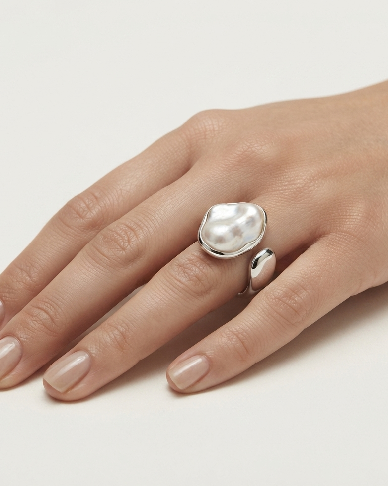 Anillo Perla Orgánica Plateada