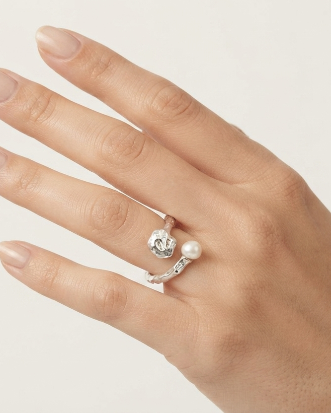 Anillo Texturizado con Perla