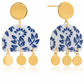 Aretes dorados largos con diseño de talavera