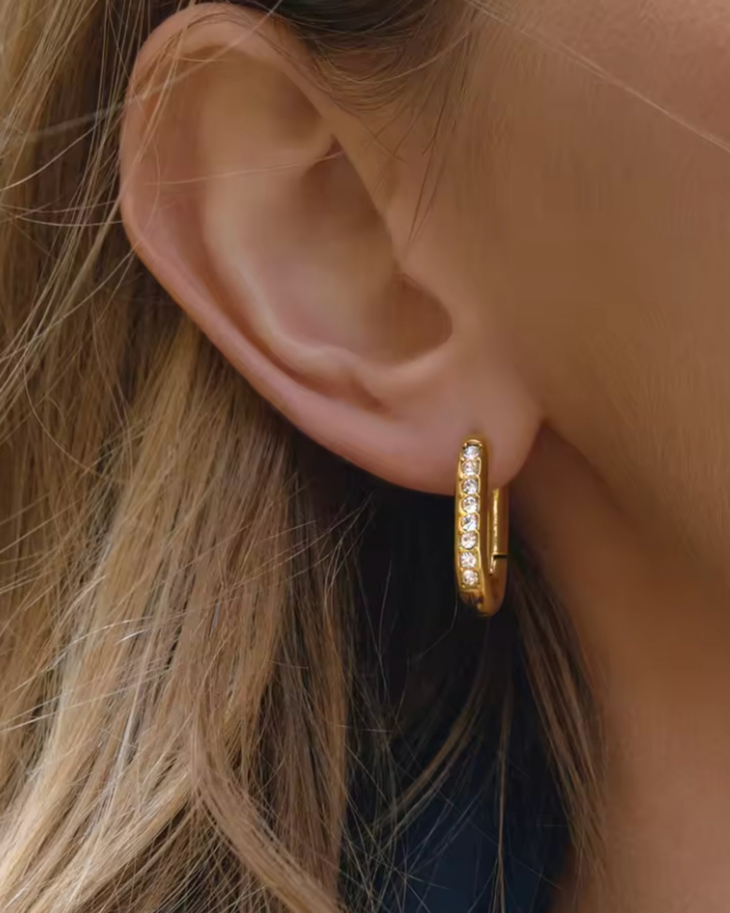 Aretes Línea Continua