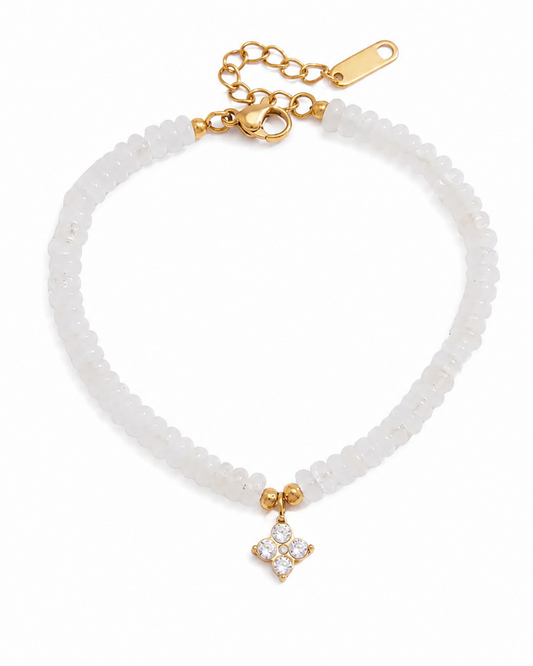 Pulsera de Cuentas Blancas con Dije de Flor