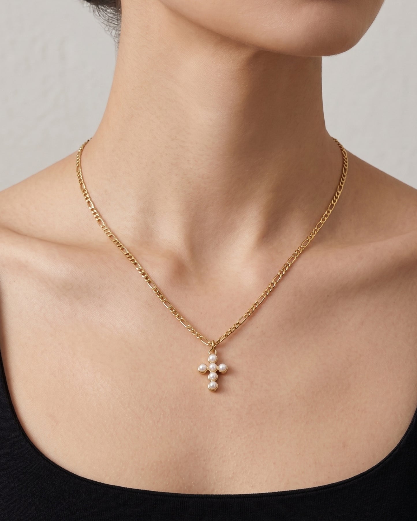 Collar Cruz Atemporal