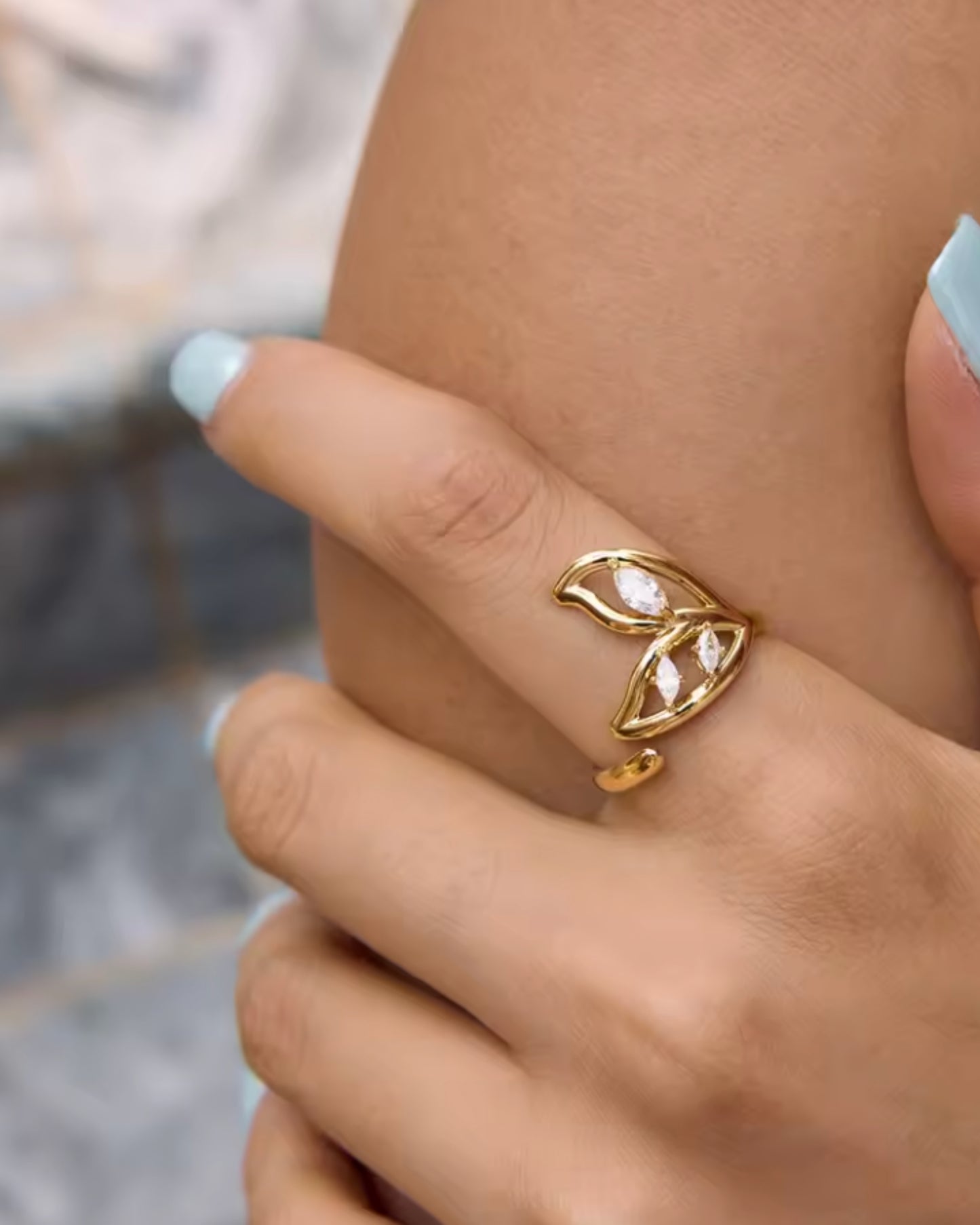 Anillo Abierto de Hojas