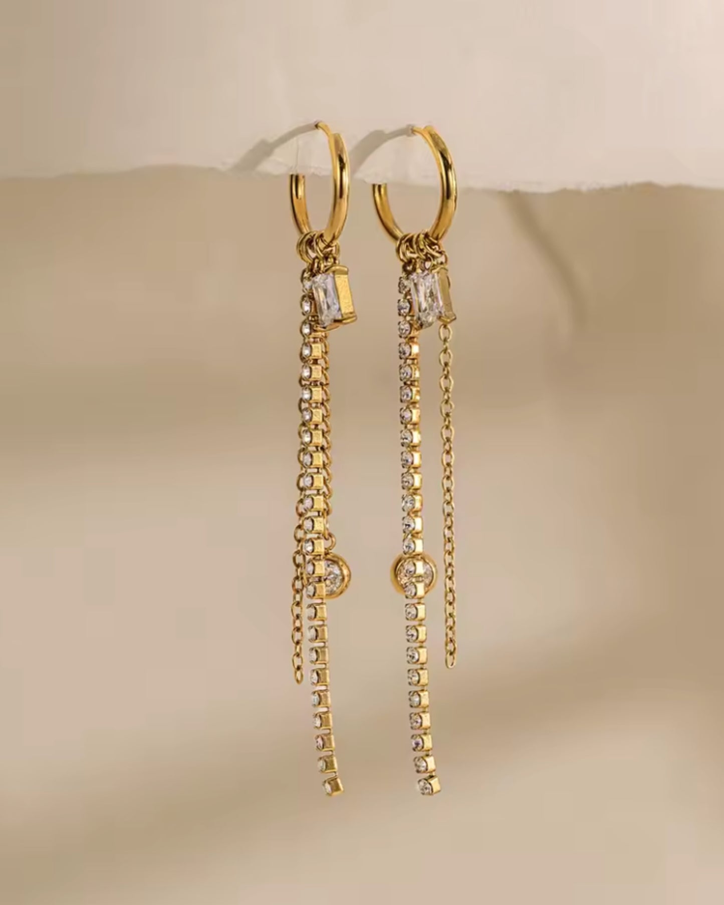 Aretes Drop con Cascadas de Brillo