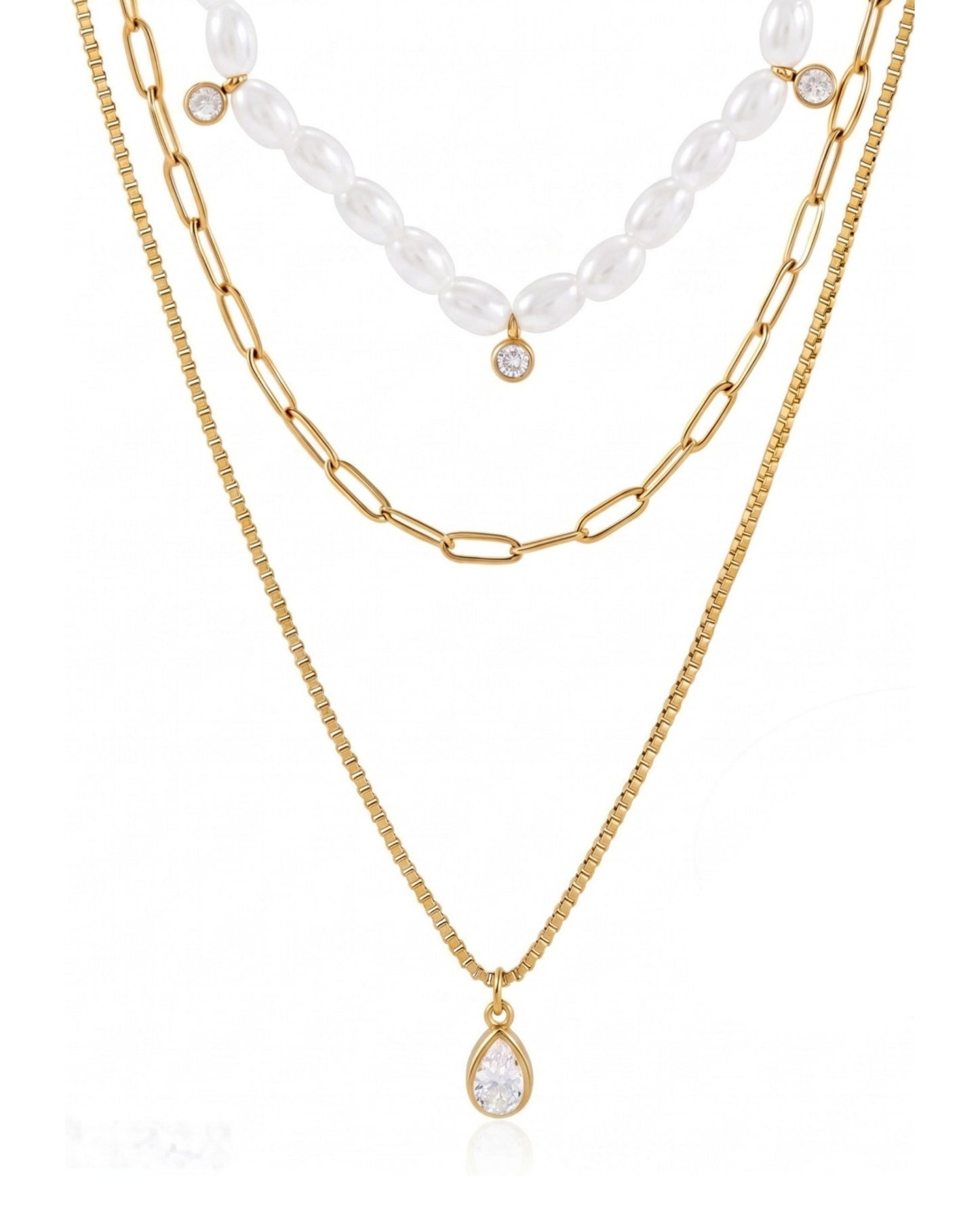 Collar de Capas con Perlas y Detalles Dorados