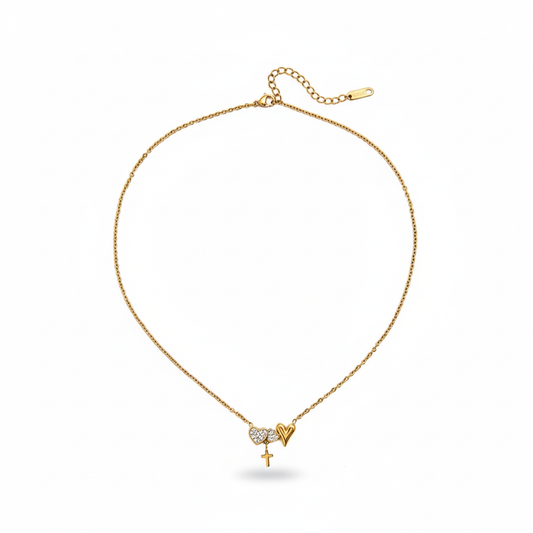 Collar de cruz en color dorado, de tipo ajustable.