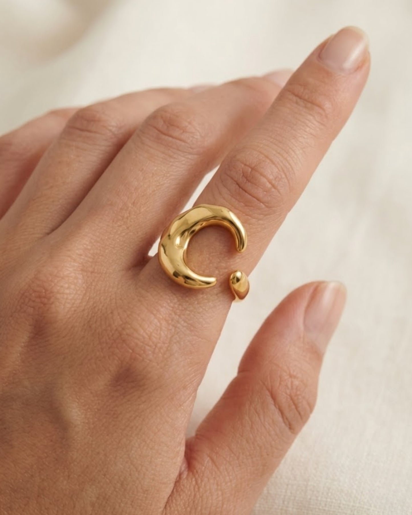 Anillo de Luna Creciente