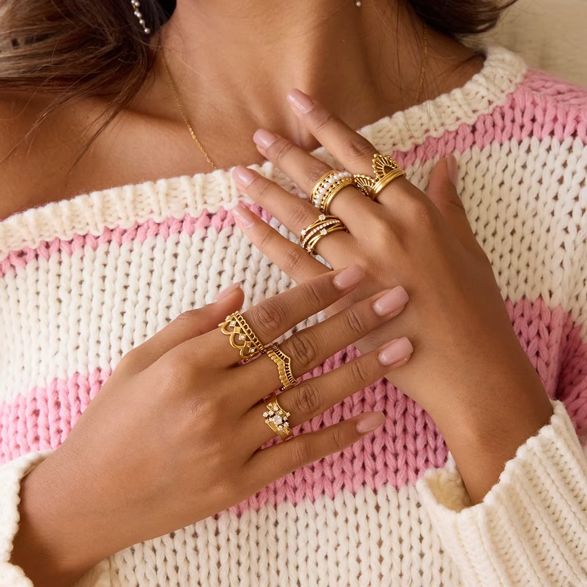 Anillo de corona en color dorado