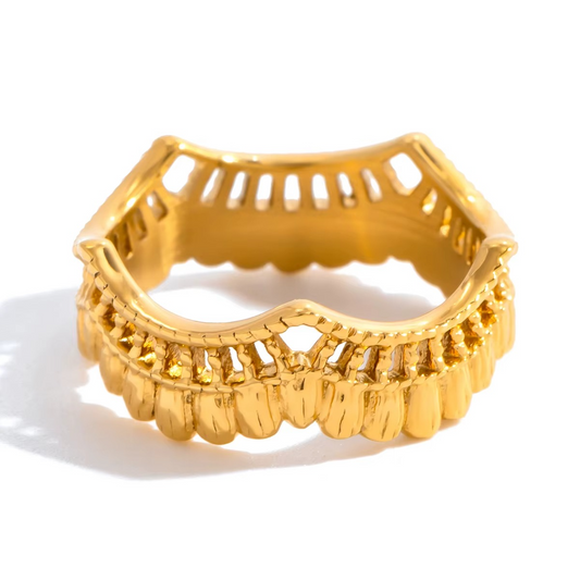 Anillo de corona en color dorado