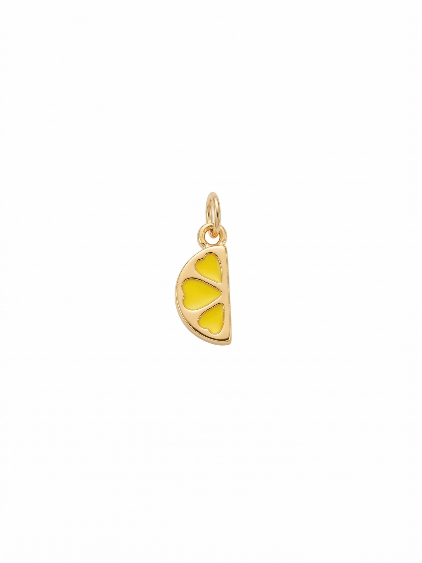 Dije de rodaja de limon en color amarillo con detalles de corazón
