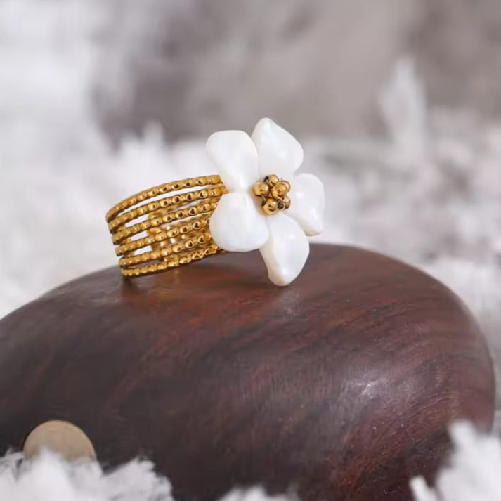 Elara Bloom Ring